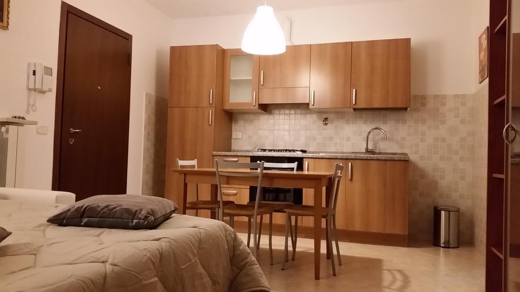 Bilocale Via Imola 4 Apartment Verona Exterior photo