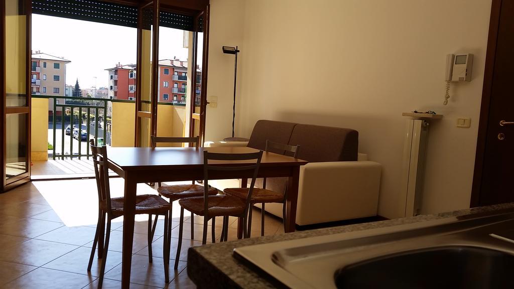 Bilocale Via Imola 4 Apartment Verona Exterior photo