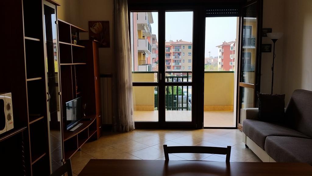 Bilocale Via Imola 4 Apartment Verona Exterior photo